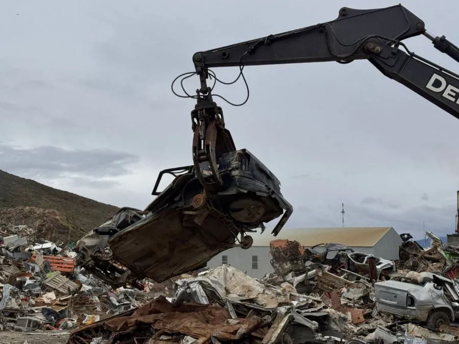 photo_4976668706159135543_y