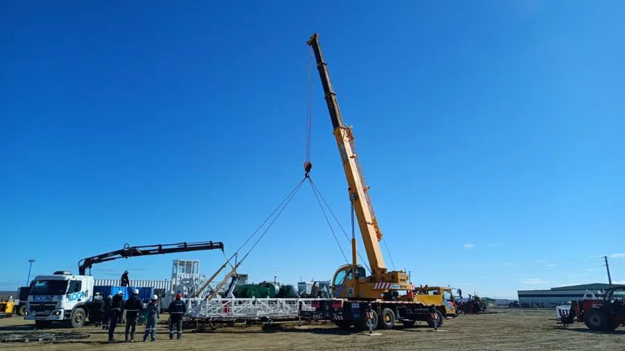 Arribó equipamiento para trabajar en pozos petroleros y reactivar la producción