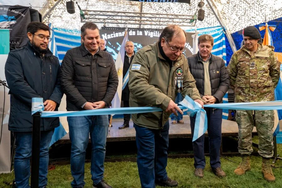 photo_5055545587276647492_y