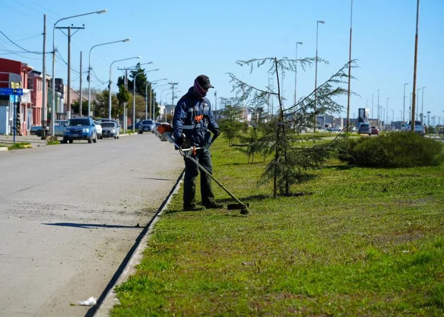 Iniciaron los trabajos de embellecimiento de la ciudad tras el receso invernal