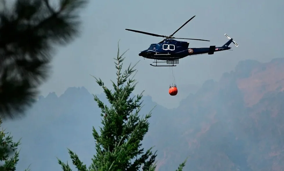 Siete muertos al caer un helicóptero de control de incendios forestales en San Juan