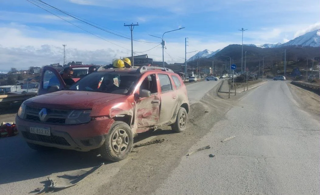 Una persona terminó hospitalizada al chocar en el ingreso al Valle de Andorra