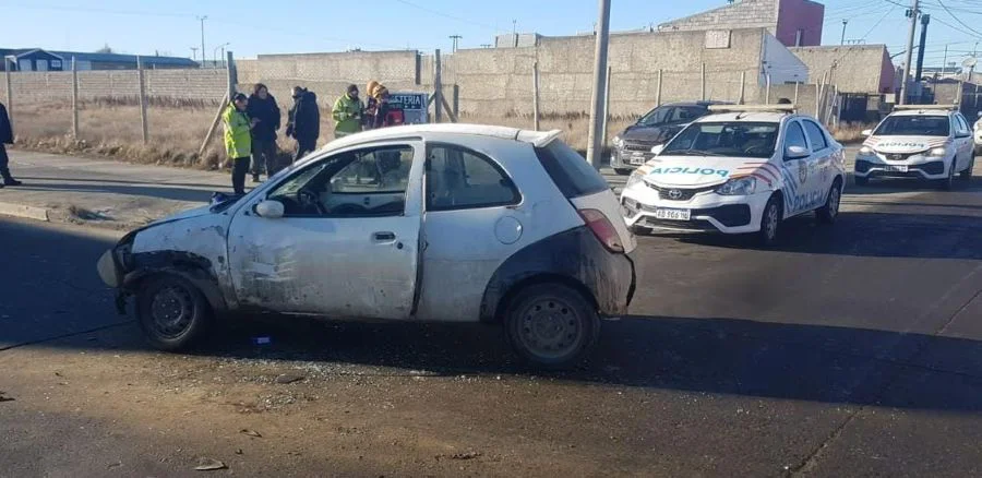Un automovilista fue hospitalizado tras un choque con un camión en Río Grande