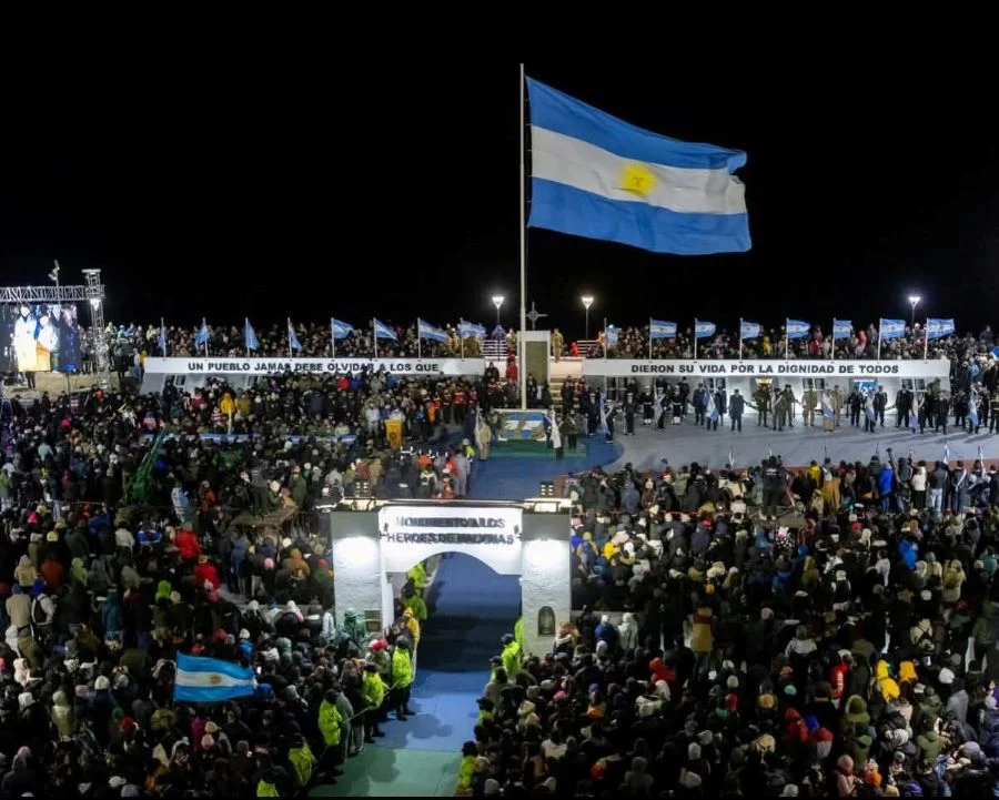 photo_5075674157667781588_y