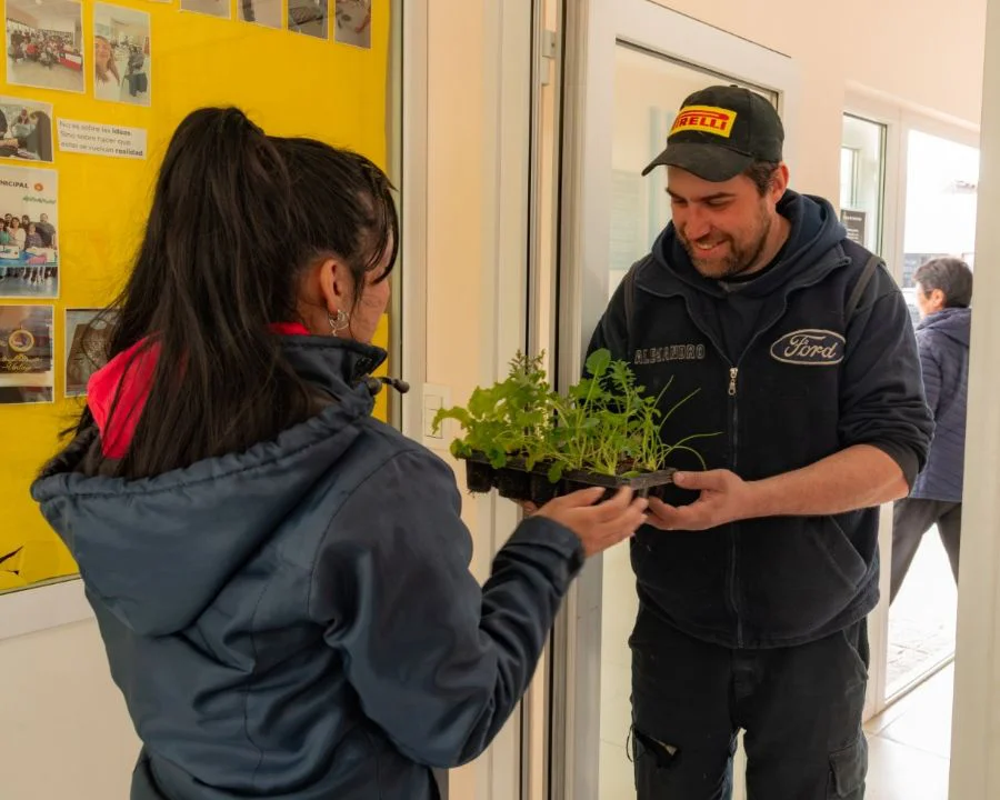 Más de 3.000 vecinos se inscribieron en solo seis horas para recibir plantines