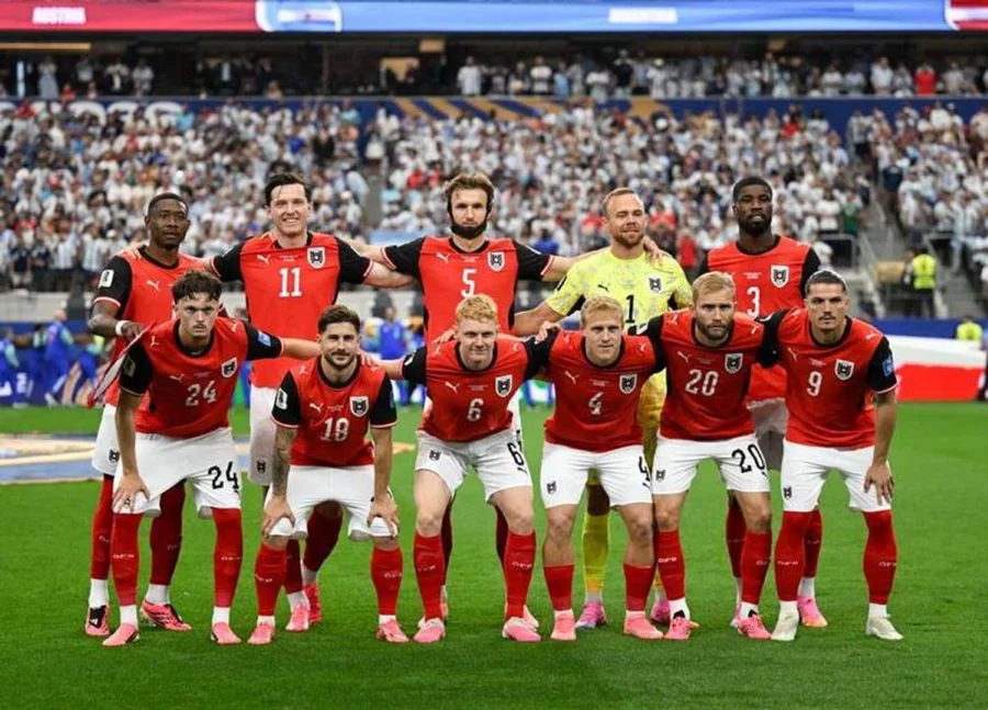 Austria empató 3 a 3 con Argelia y se quedó con el segundo lugar del Grupo J