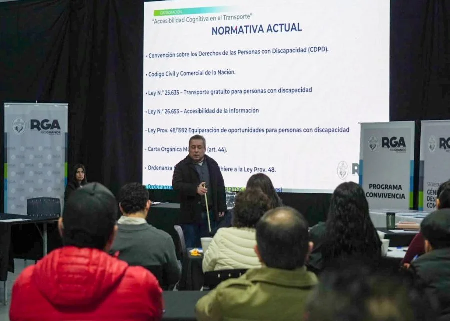 El programa ‘Aprendo a tomar el cole’ promueve un transporte más accesible