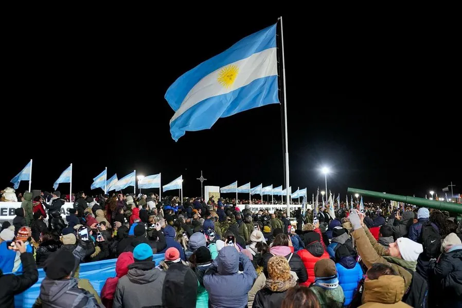 photo_5143480867950276414_y