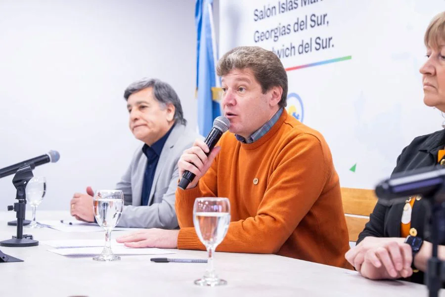 gobernador Gustavo Melella
